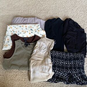 Woman’s medium-large clothing bundle